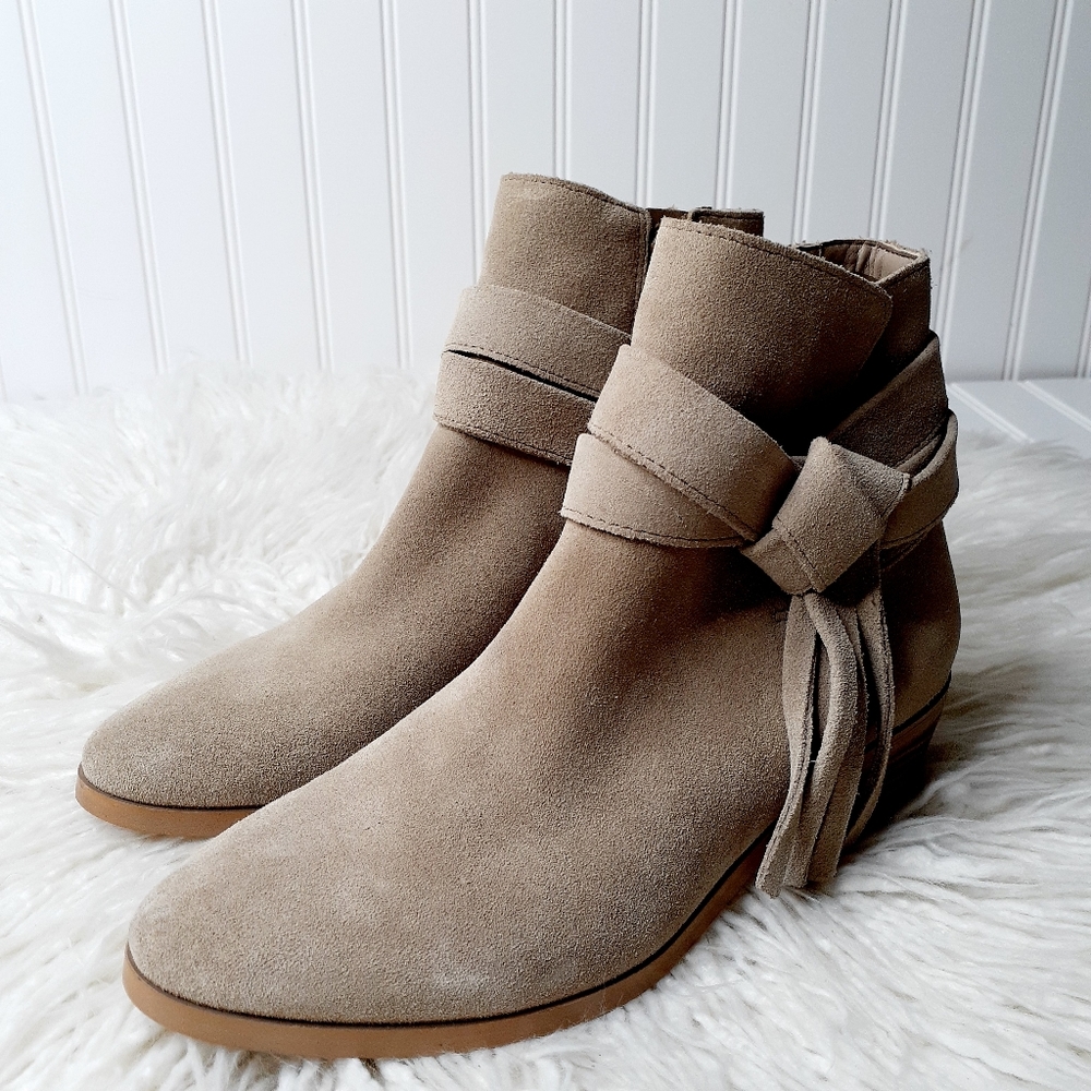 NEW GUESS Women's Camrin Suede Booties - Picture 2 of 13